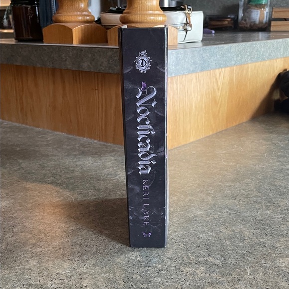 Sold - Pango - Picture 4 of 10